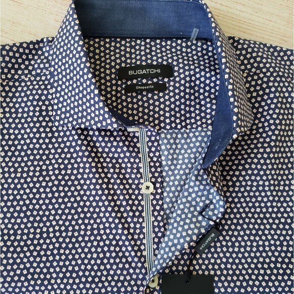 Bugatchi Short Sleeve Button Front Shirt Men's Size Medium Navy Blue Red White - Picture 4 of 15